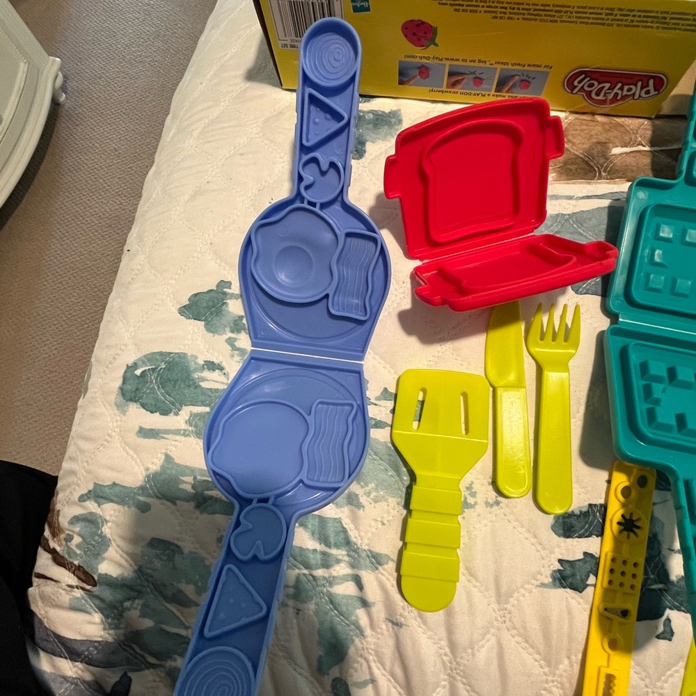 Play-Doh Breakfast Time Set - Colorful Creative Fun - Picture 4 of 5